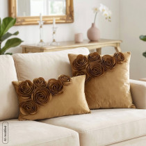 Zamatová obliečka 30x50 cm na vankúš FLORES, 3D ruže okrové Zamatová obliečka 30x50 cm na vankúš FLORES, 3D ruže okrové